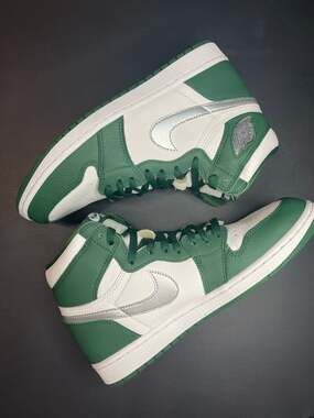 Jordan 1 High OG “Gorge Green”size 9.5m
DZ5485-303